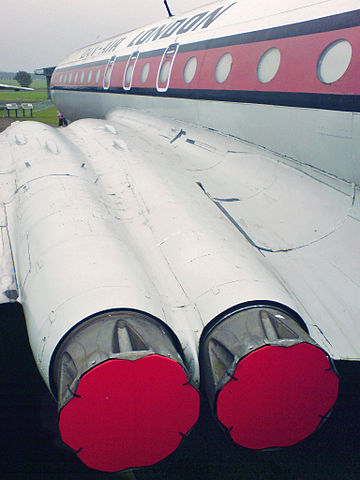File:Comet4c engines and windows.jpg