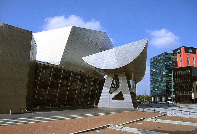 File:LowryCentre.jpg