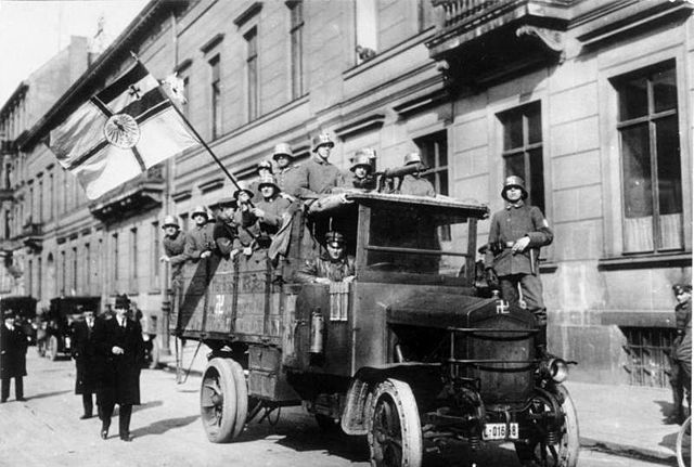 File:Bundesarchiv Bild 146-1971-091-20, Kapp-Putsch, Marine-Brigade Erhardt.jpg