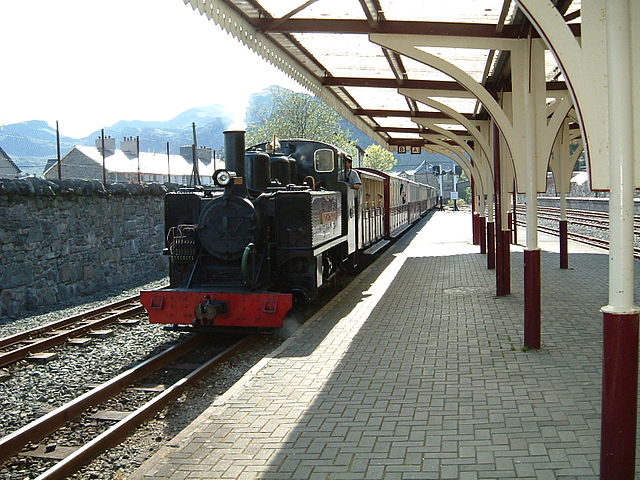 File:Blaenau Mountaineer.jpg