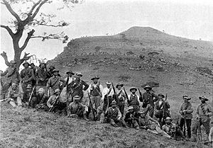 Boers en Spion Kop, 1900 - Proyecto Gutenberg eText 16462.jpg