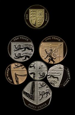 Todas las monedas de uso frecuente, excepto la moneda de 2 € (monedas muestran son los que después de la extensa rediseño 2008)