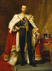 Portrait en pied dans les huiles de, un homme aux yeux bleus, aux cheveux bruns de carrure mince, avec une barbe et une moustache. Il porte un uniforme de la marine britannique en vertu d'une cape d'hermine, et à côté de lui une couronne de pierreries se dresse sur une table.