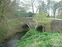 Pierre de deux arc pont sur la rivière
