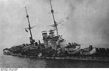 Bundesarchiv Bild 134-C2280, István Szent, Sinkendes Linienschiff.jpg