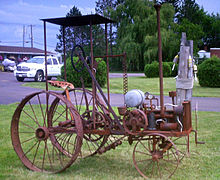 Photographie d'un vieux tracteur.