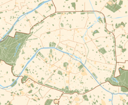 Le Louvre est situé à Paris