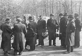 Gestapomen après la buses.jpg blanc
