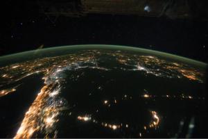 Fichier: Pass Nuit sur l'Afrique centrale et le Moyen-East.ogv