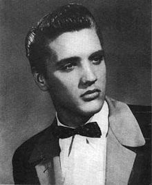 Elvis em um smoking